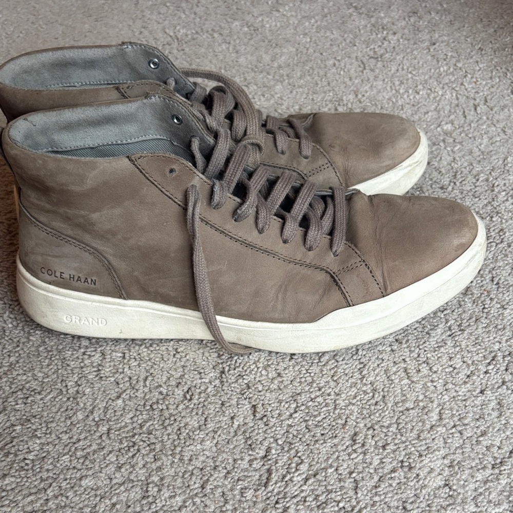 New Cole Haan Grand Crosscourt
Midcut Walnut Nubuck Sneaker Size 10